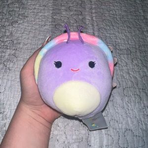 BNWT USA EXCLUSIVE 3.5” Valentine Swerl Snail Clip Squishmallow
